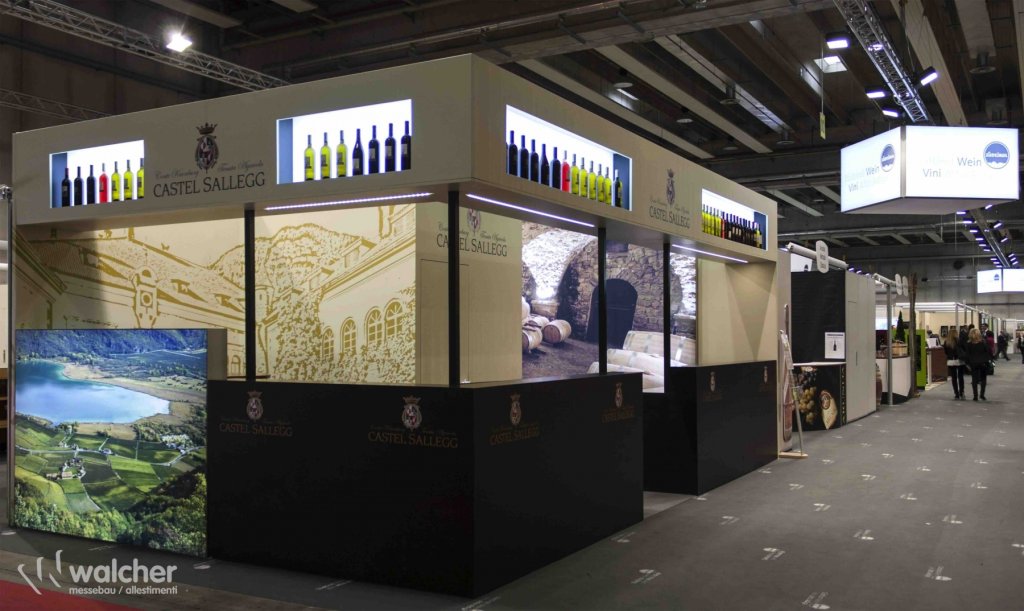 Messestand Castel Salegg auf der Vinitaly 2014 in Verona, realisiert von Walcher Messebau