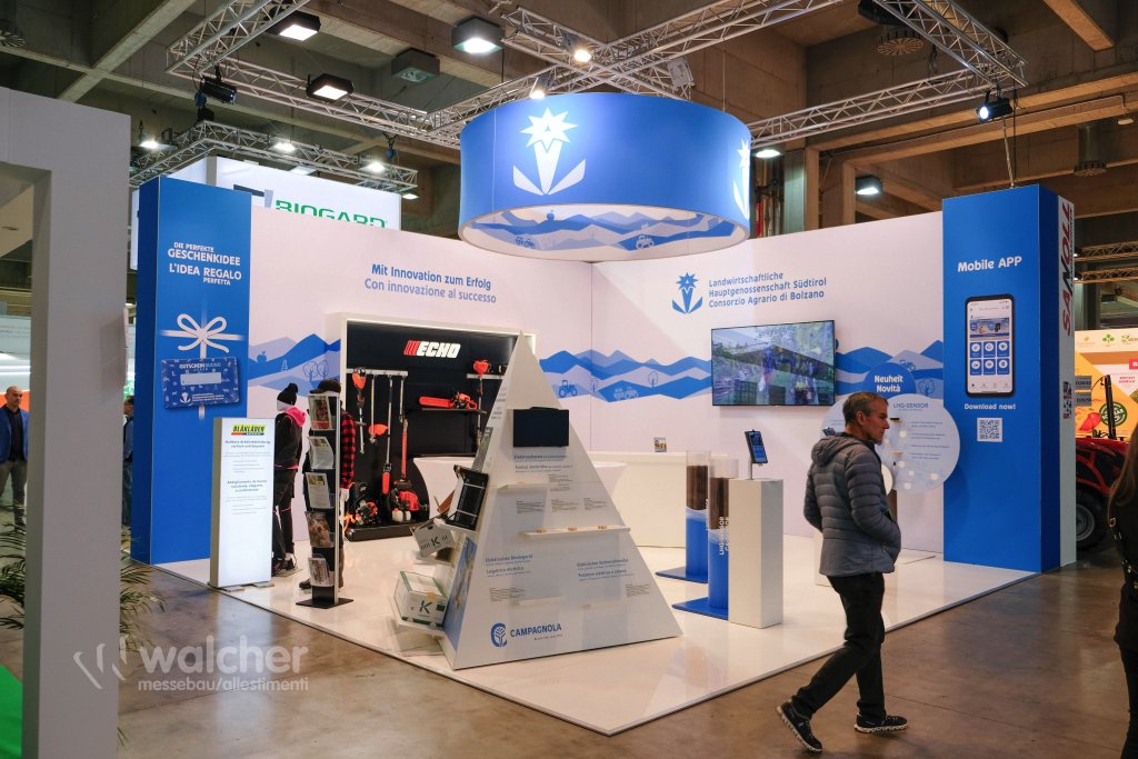 Stand Consorzio Agrario a Interpoma 2024, Fiera Bolzano, realizzato da Walcher Messebau