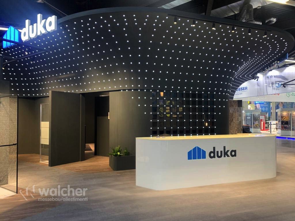 Messestand DUKA auf der Cersaie 2022 in Bologna, realisiert von Walcher Messebau