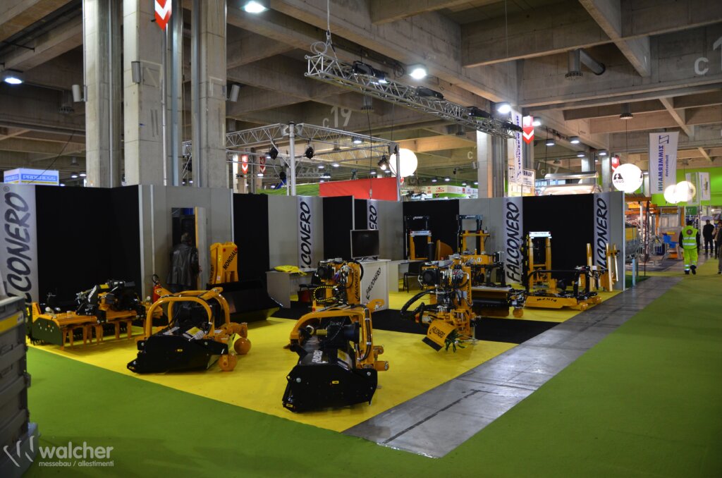 Stand Falconero a Agrialp 2015, Fiera Bolzano, realizzato da Walcher Messebau