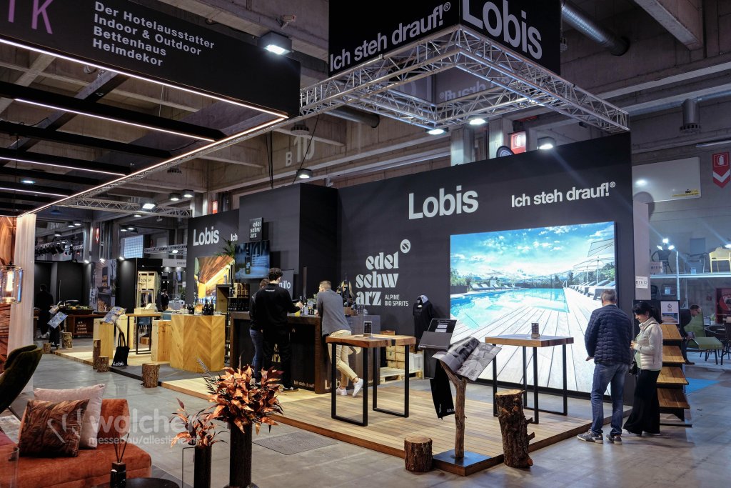 Stand Lobis a HOTEL 2024, Fiera Bolzano, realizzato da Walcher Messebau