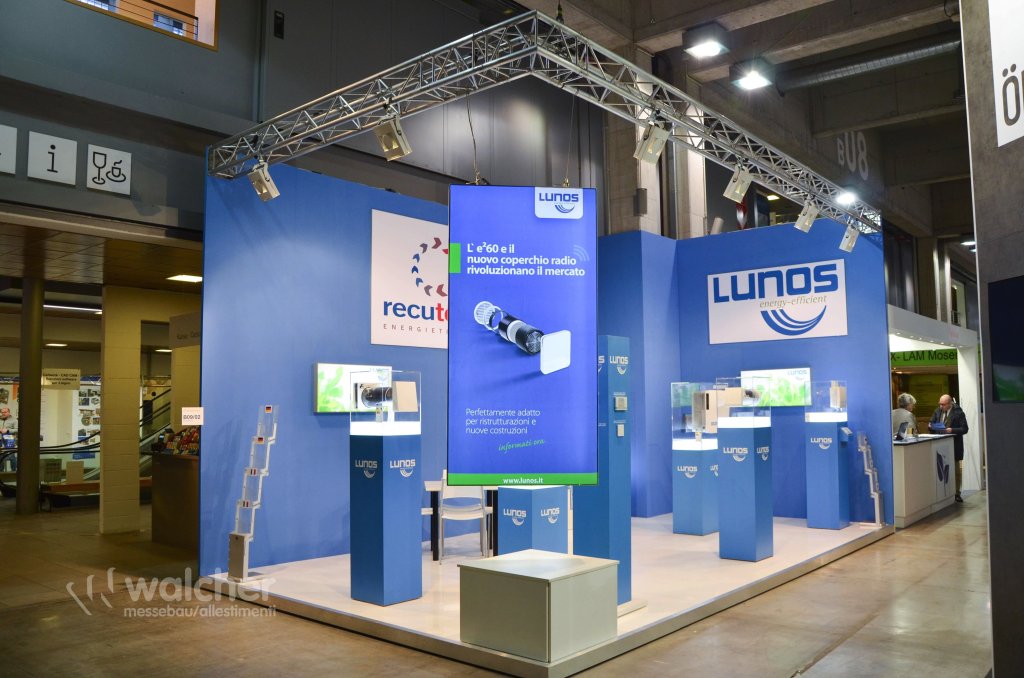 Messestand Recutherm auf der Klimahouse 2024 in Bozen, realisiert von Walcher Messebau
