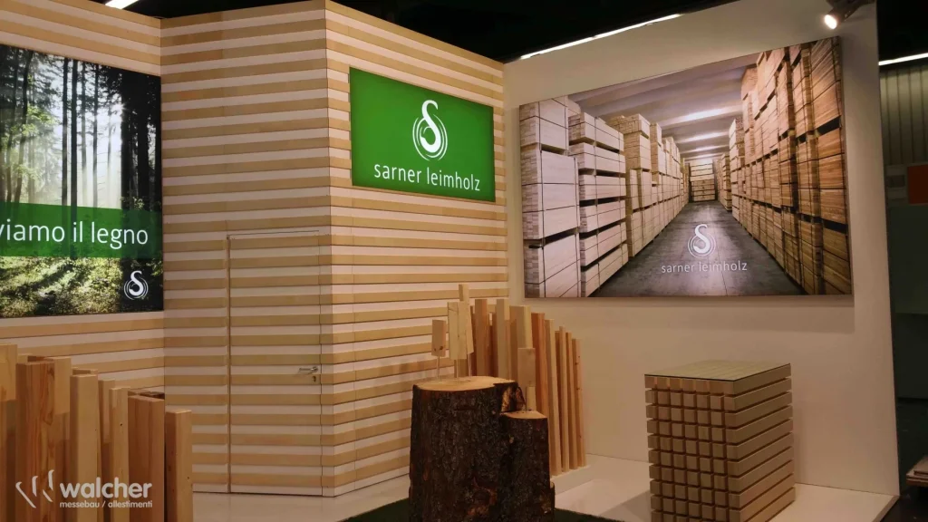 Stand Sarner Leimholz a Fensterbau Frontale 2016, Norimberga, realizzato da Walcher Messebau