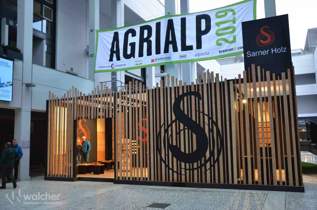 Stand Sarnerholz a Agrialp 2019, Fiera Bolzano, realizzato da Walcher Messebau