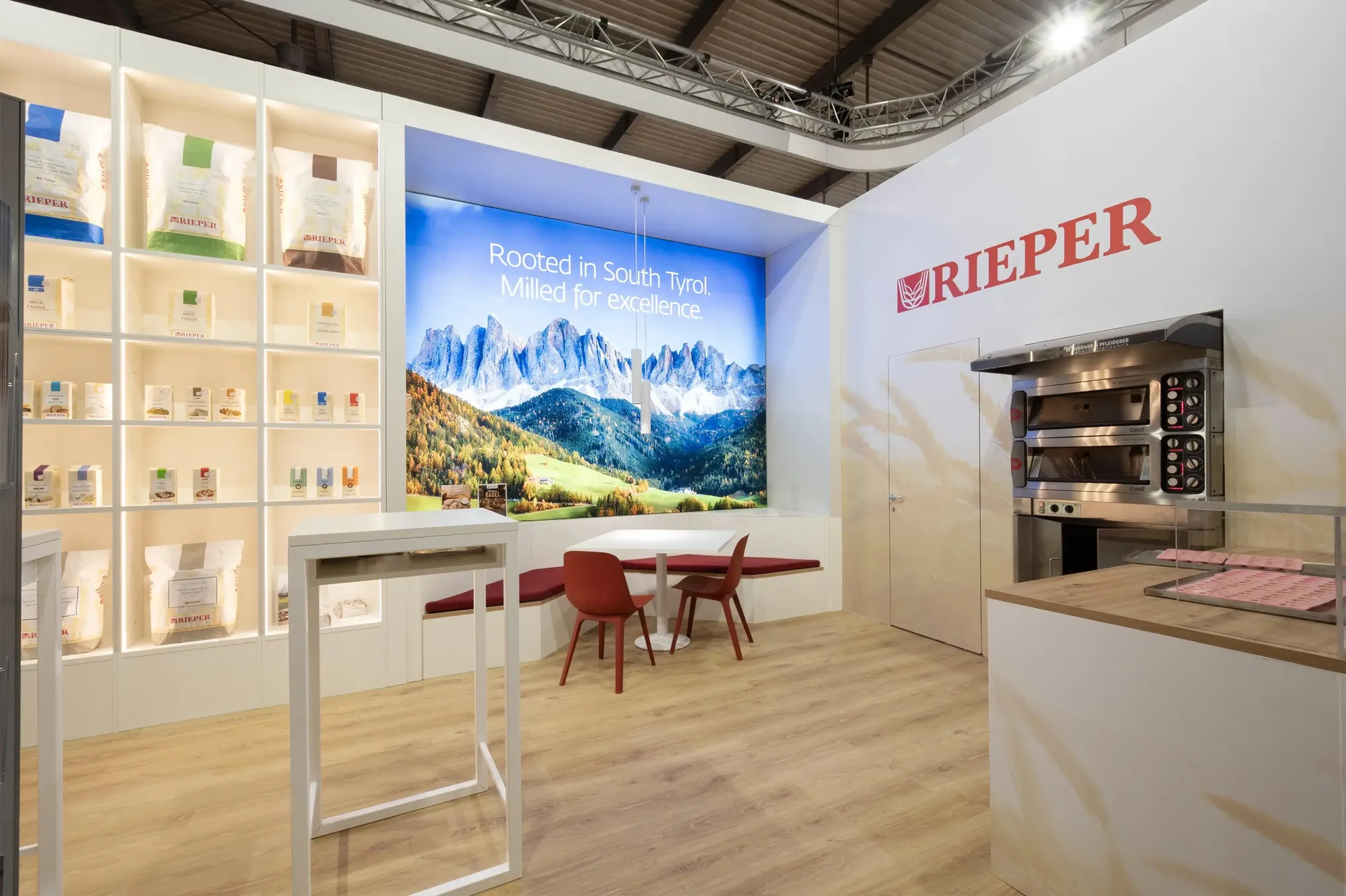 Stand con arredi a noleggio di Walcher Messebau